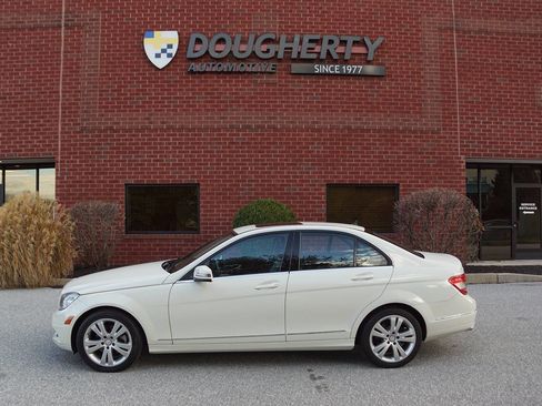 Used 2011 Mercedes-Benz C 300 4MATIC Sedan image 5