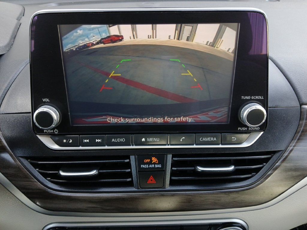 Used 2025 Nissan Altima 2.5 SV FWD image 9