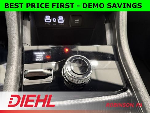 New 2025 Jeep Grand Cherokee Limited w/ Black Appearance Package image 33