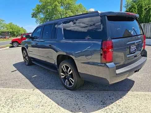 Used 2019 Chevrolet Suburban Premier AWD/4WD image 4