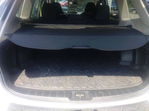 Used 2019 Subaru Forester Premium AWD/4WD image 15