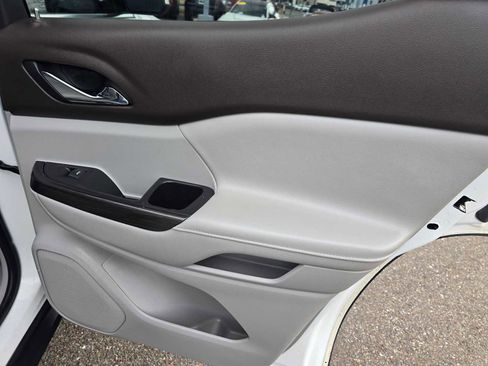 Used 2019 GMC Acadia SLT image 13