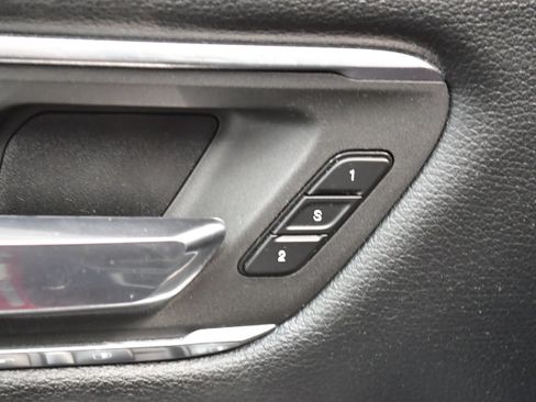 Used 2019 RAM 1500 Laramie w/ Sport Appearance Package AWD/4WD image 16