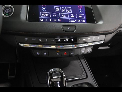 Used 2023 Cadillac XT4 Sport image 15