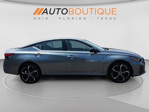 Used 2023 Nissan Altima 2.5 SR AWD/4WD image 6