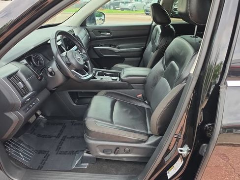 Used 2024 Nissan Pathfinder SL AWD/4WD image 9