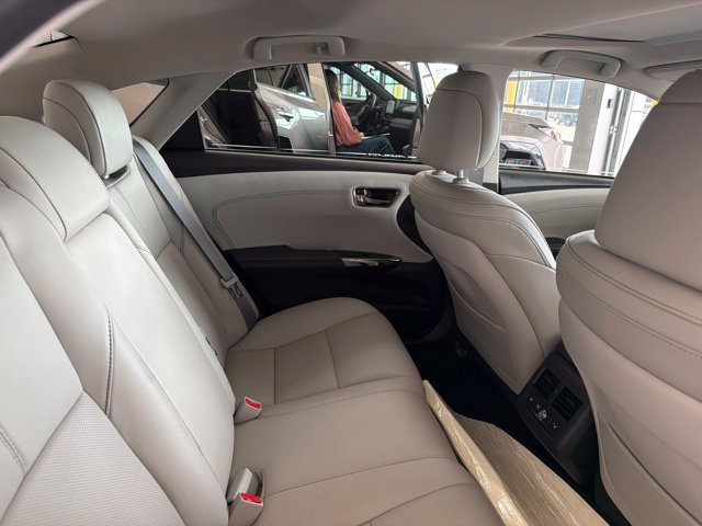 Used 2017 Toyota Avalon Limited FWD image 13
