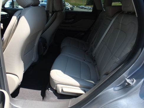 Used 2024 Lincoln Corsair FWD image 12