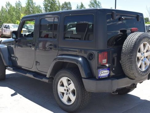 Used 2018 Jeep Wrangler Unlimited Sahara w/ Connectivity Group AWD/4WD image 8