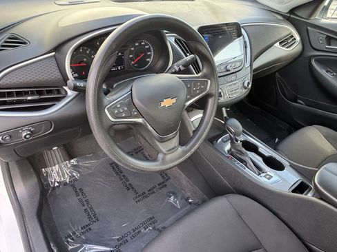 Used 2024 Chevrolet Malibu LT FWD image 16