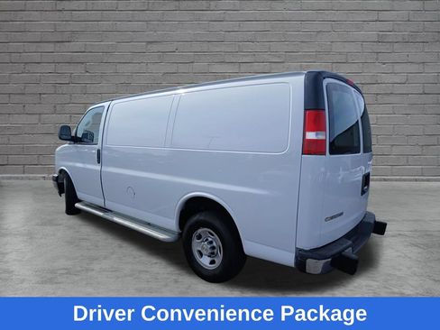 Used 2024 Chevrolet Express 2500 w/ Driver Convenience Package RWD image 4