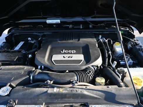 Used 2018 Jeep Wrangler Unlimited Sport S image 20