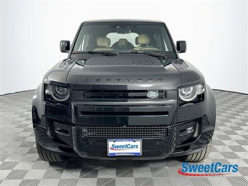 Used 2025 Land Rover Defender 110 V8 image 2