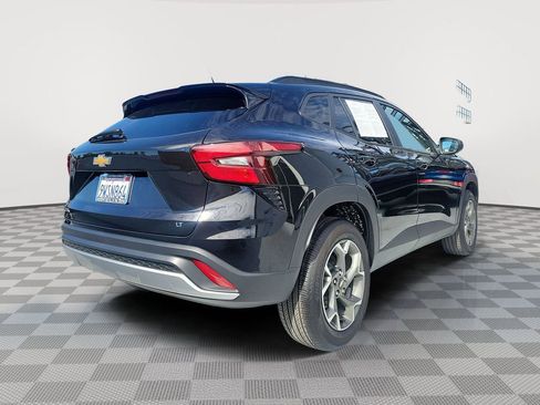 Used 2026 Chevrolet Trax LT image 3