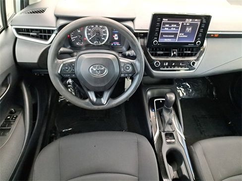Used 2022 Toyota Corolla LE image 15