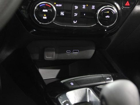 Used 2025 Chevrolet Trax LT image 13