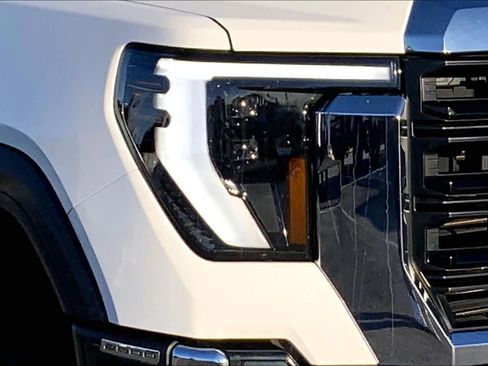 Used 2024 GMC Sierra 2500 Pro image 23