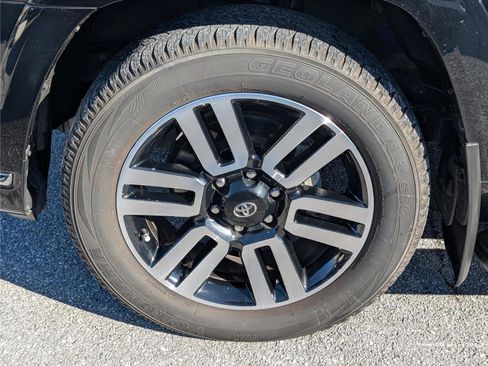 Used 2022 Toyota 4Runner Limited image 10