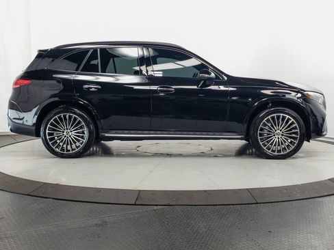 Used 2025 Mercedes-Benz GLC 350e 4MATIC image 34