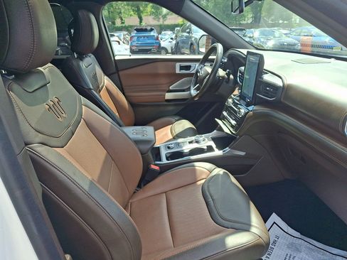 Used 2021 Ford Explorer King Ranch w/ Premium Technology Package AWD/4WD image 15