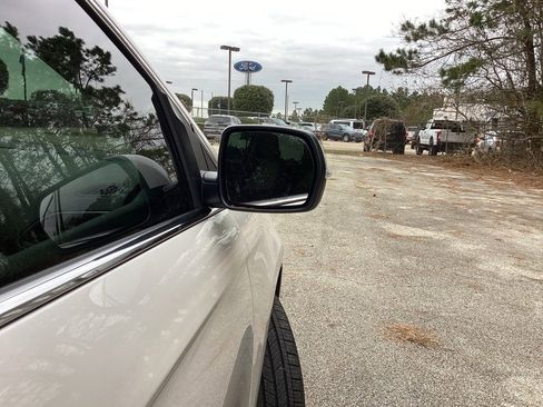 Used 2019 Ford Edge Titanium w/ Equipment Group 301A image 23