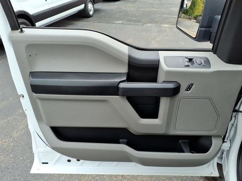 Used 2017 Ford F150 XL w/ Equipment Group 101A Mid AWD/4WD image 17