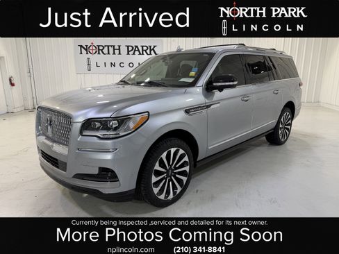 Used 2024 Lincoln Navigator L Reserve image 1