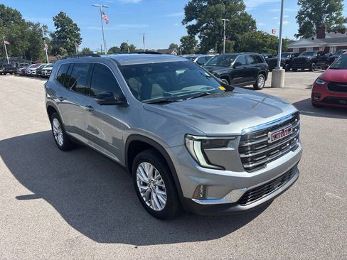 Used 2025 GMC Acadia Elevation w/ Elevation Premium Package FWD image 7