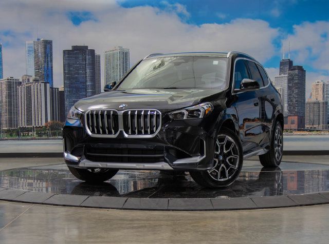 Used 2027 BMW X1 xDrive28i AWD/4WD image 2