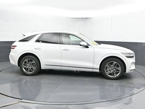 Used 2025 Genesis GV70 2.5T AWD/4WD image 4