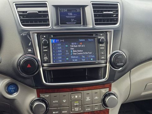 Used 2013 Toyota Highlander Limited image 31
