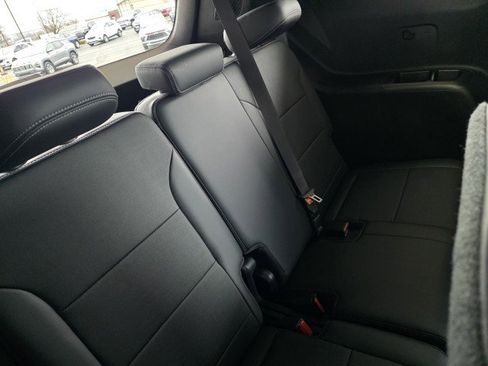 Used 2025 Buick Enclave Preferred image 12