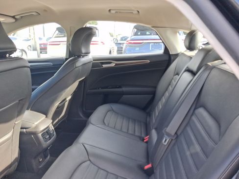 Used 2016 Ford Fusion Energi SE w/ Driver Assist Package FWD image 6