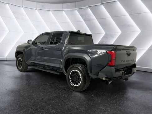 Used 2025 Toyota Tacoma TRD Off-Road image 6