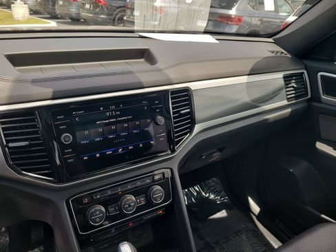Used 2023 Volkswagen Atlas Cross Sport SEL AWD/4WD image 19