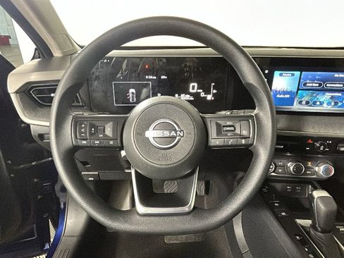 Used 2025 Nissan Kicks SV FWD image 14