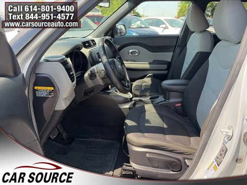 Used 2015 Kia Soul + image 14