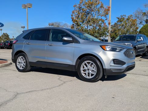 Used 2023 Ford Edge SEL image 2