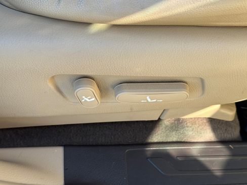 Used 2009 Kia Borrego EX w/ Leather Pkg image 13