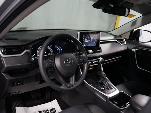 Certified 2025 Toyota RAV4 LE AWD/4WD image 11