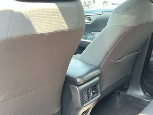 Used 2024 Toyota RAV4 XLE FWD image 43