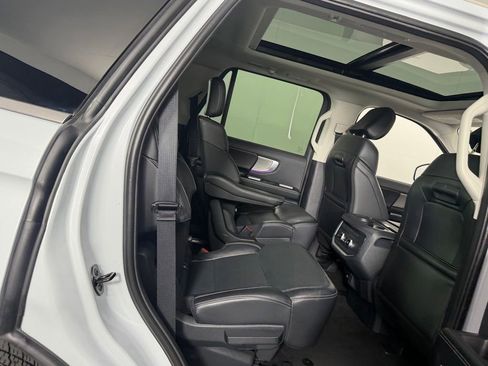 Used 2025 Ford Expedition Platinum AWD/4WD image 27