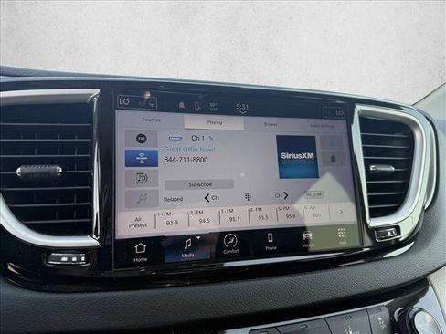 Used 2023 Chrysler Pacifica Touring-L FWD image 19