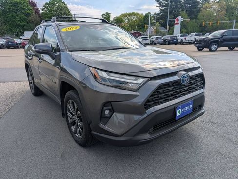 Used 2023 Toyota RAV4 XLE Premium AWD/4WD image 8