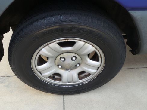 Used 1998 Toyota RAV4 2WD 2-Door image 16