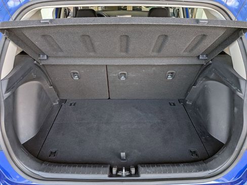 Used 2025 Hyundai Venue SEL FWD image 7
