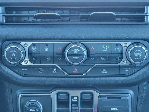 New 2026 Jeep Gladiator Sport image 28