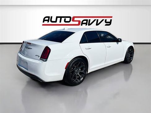 Used 2020 Chrysler 300 S image 7
