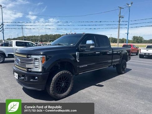 Used 2019 Ford F250 Platinum w/ Platinum Ultimate Package AWD/4WD image 3