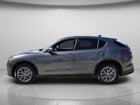 Used 2023 Alfa Romeo Stelvio Sprint RWD image 3